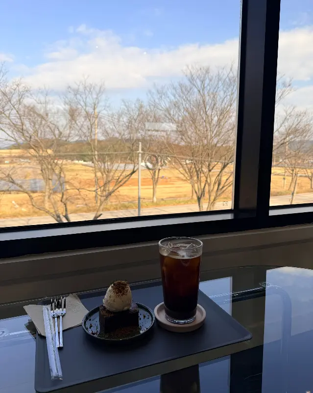 창밖으로 보이는 풍경