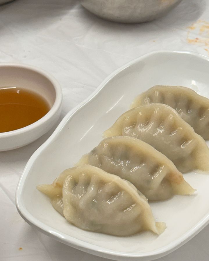 촉촉한 육즙이 가득한 만두