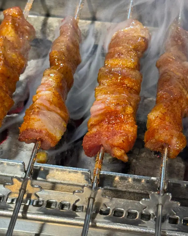 숯불 향이 가득한 양꼬치