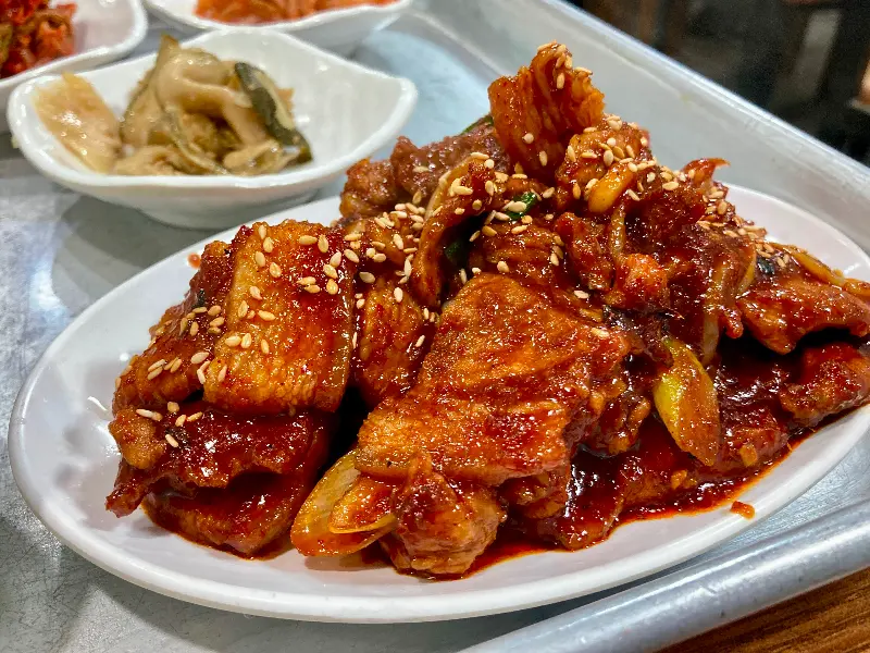 윤기가 흐르는 제육볶음