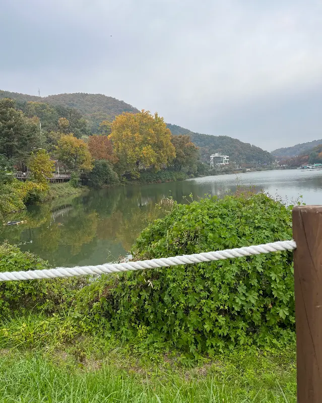 명암저수지의 가을 풍경