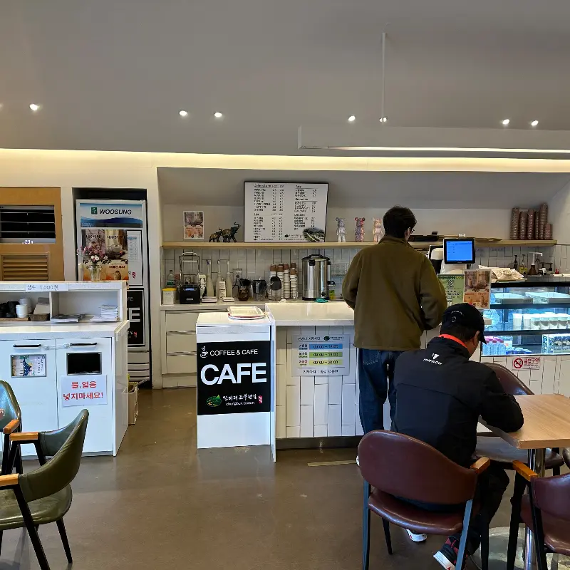 카페 내부 모습