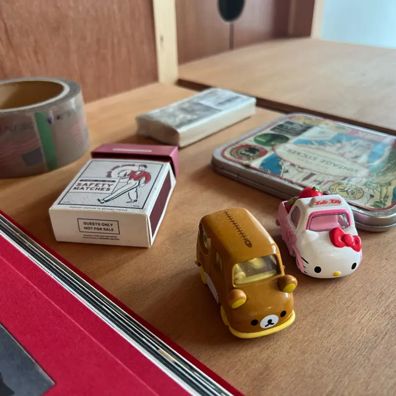 아기자기한 소품들로 꾸며진 공간