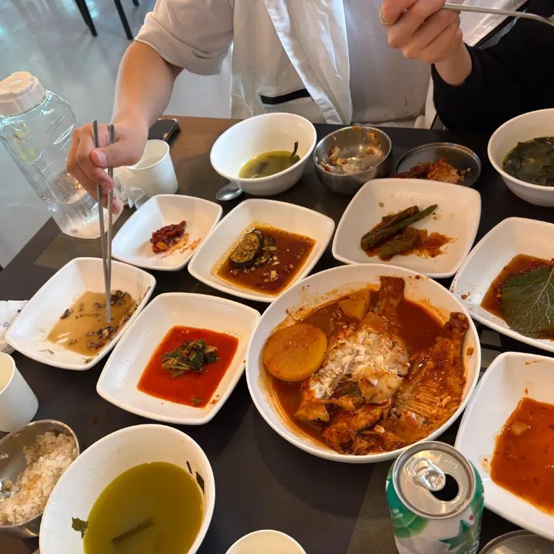 아기자기한 식당 외관