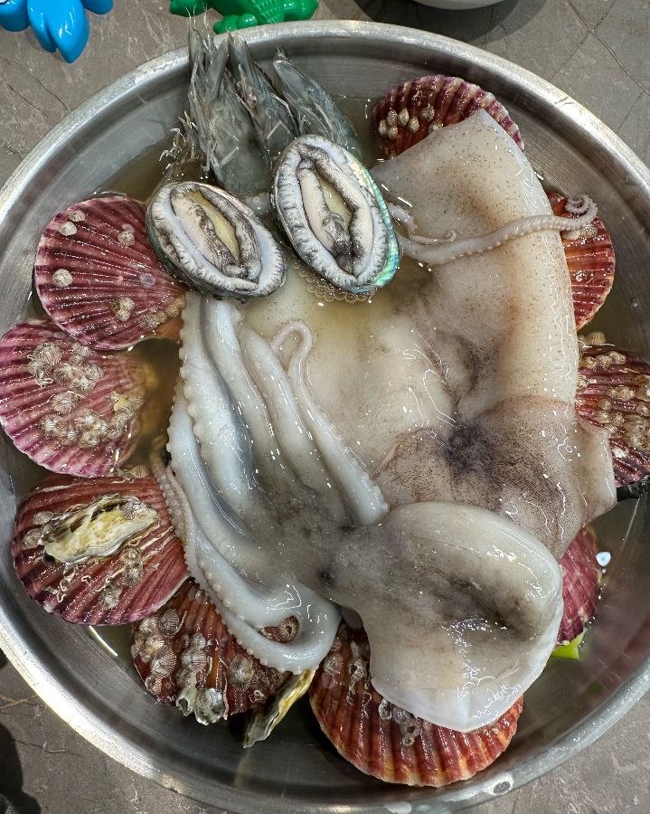 신선한 해산물 한가득