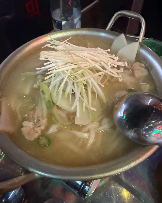 푸짐한 닭한마리