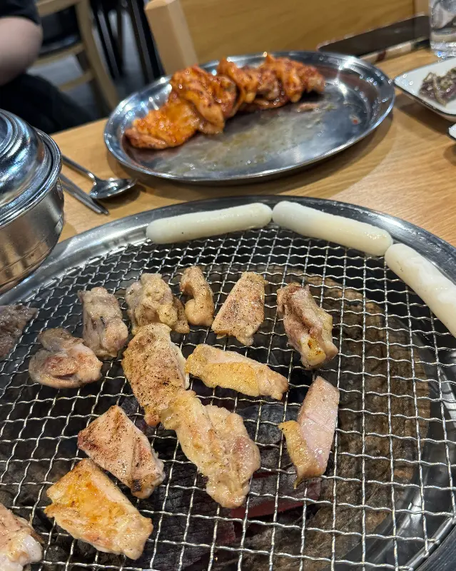 숯불에 구워 더욱 맛있는 닭갈비
