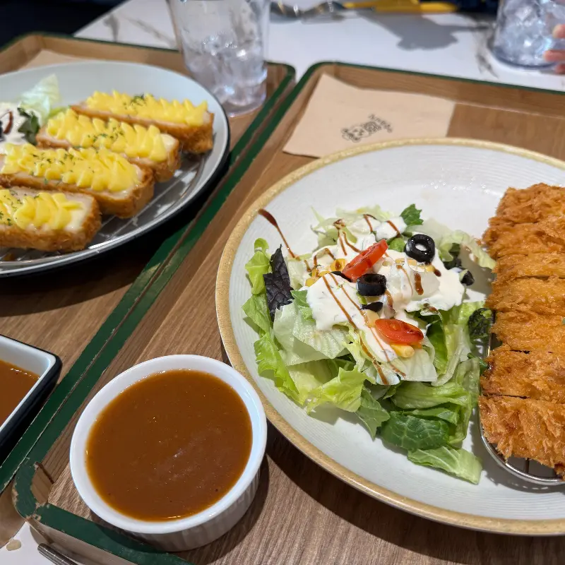 다람쥐 키친의 돈까스와 유부초밥