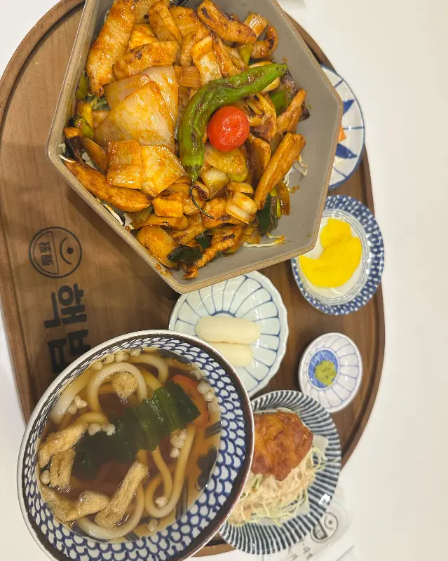 깔끔한 핵밥 내부