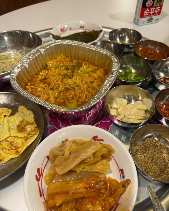 라면과 밑반찬