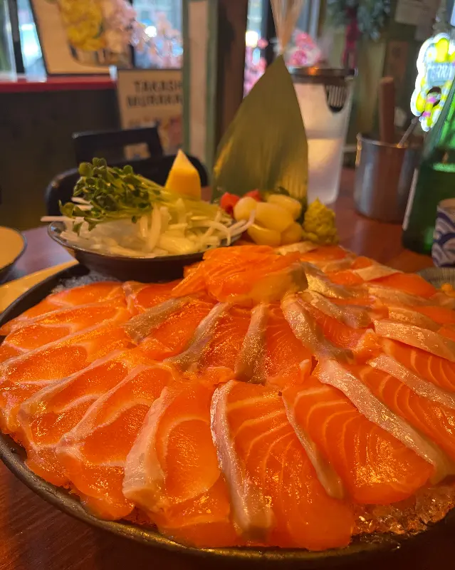 싱싱한 연어 사시미