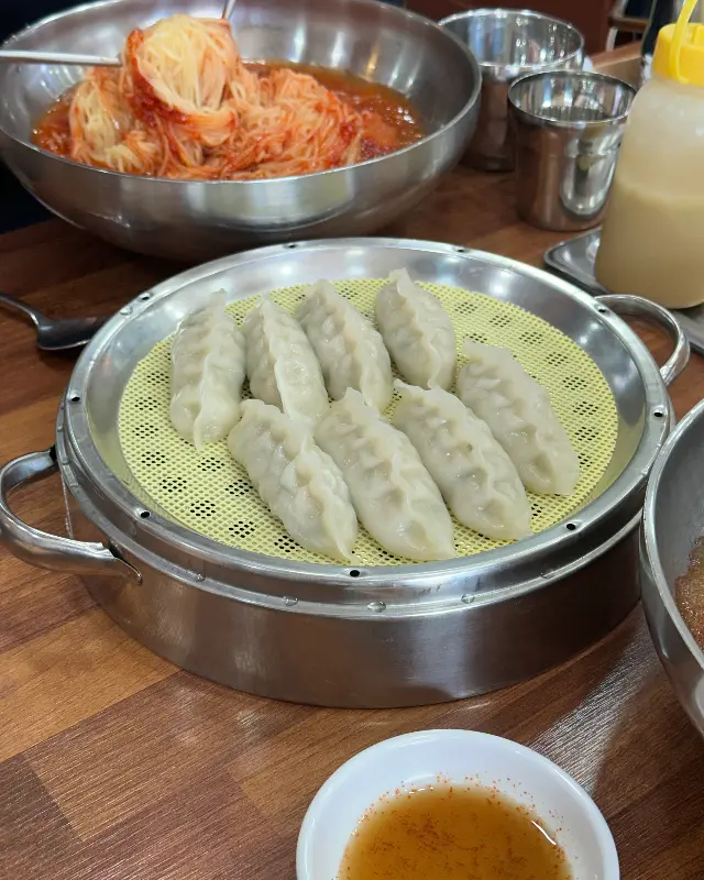 만두와 밀면