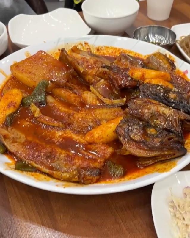 매콤한 양념이 듬뿍 배인 코다리조림