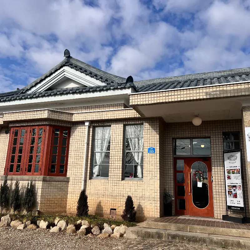 카페 외부 전경