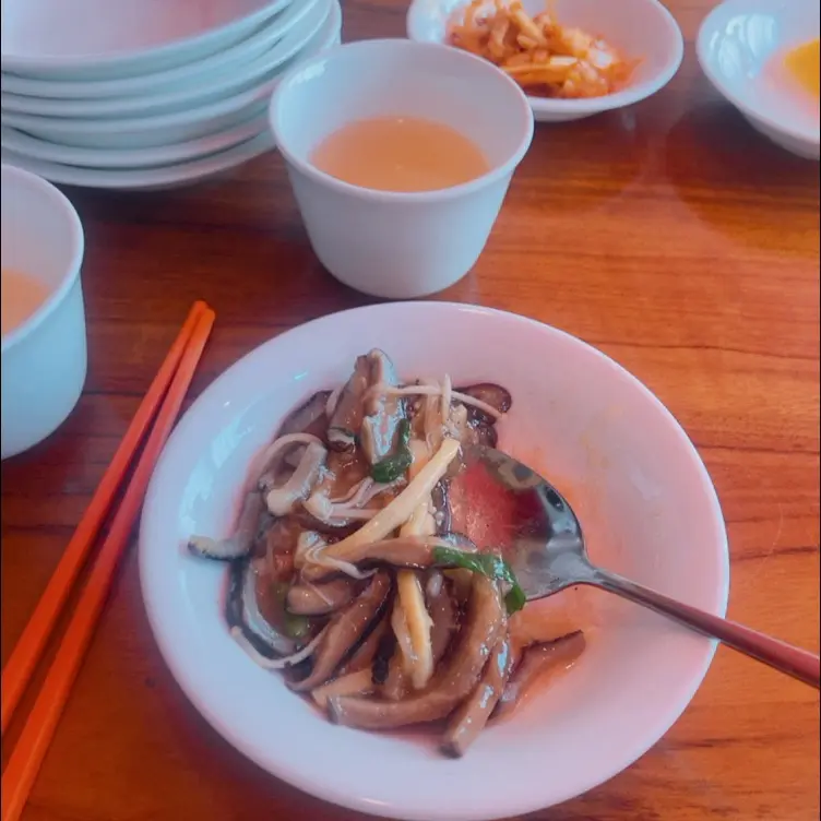 사해일가의 기본 상차림