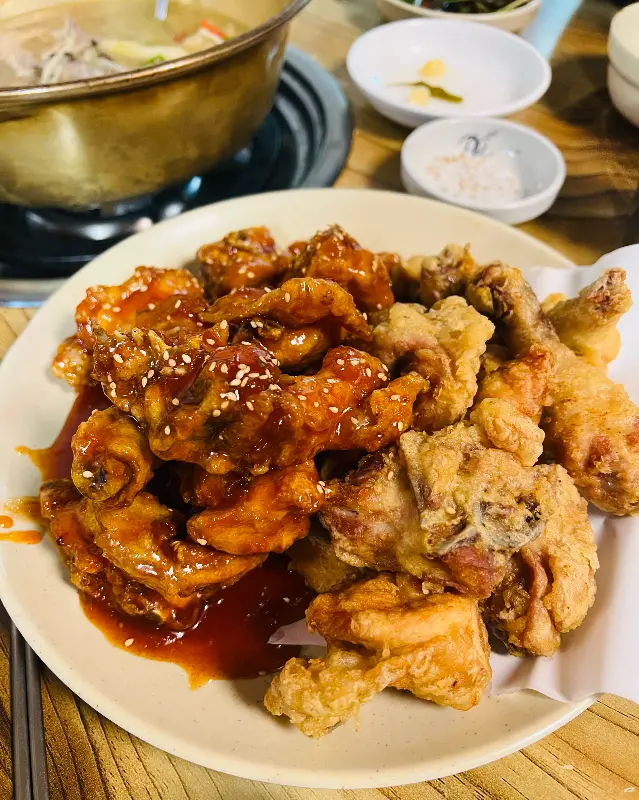 옛날 통닭과 양념치킨