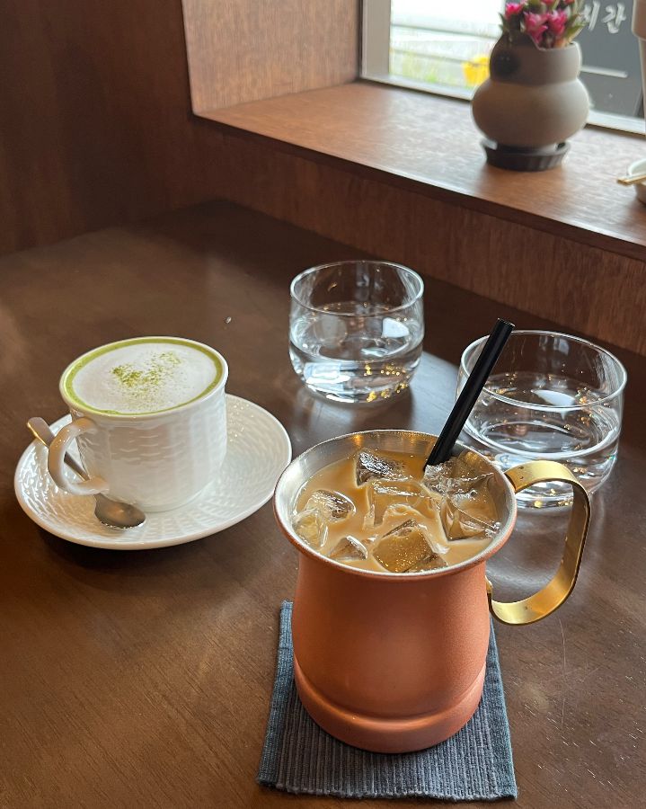 카페 내부 장식