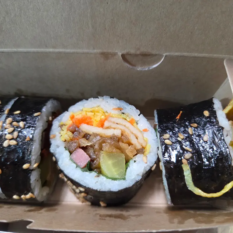 태종대김밥 단면