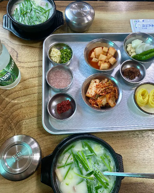 깔끔한 테이블 세팅