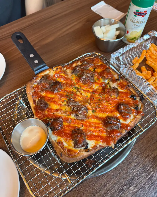 필라델피아 비프 스테이크 피자