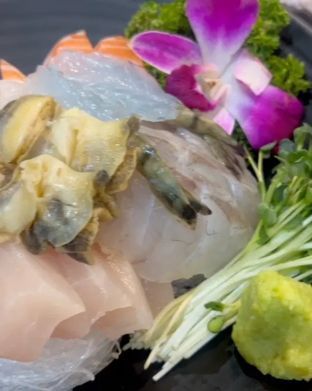 싱싱함이 눈으로 보이는 모듬회