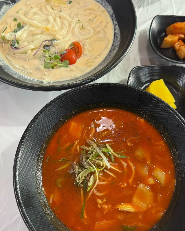 크림우동과 짬뽕순두부국밥