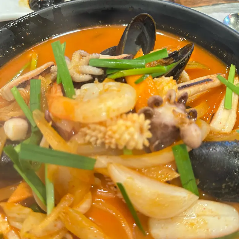 해산물이 듬뿍 들어간 짬뽕