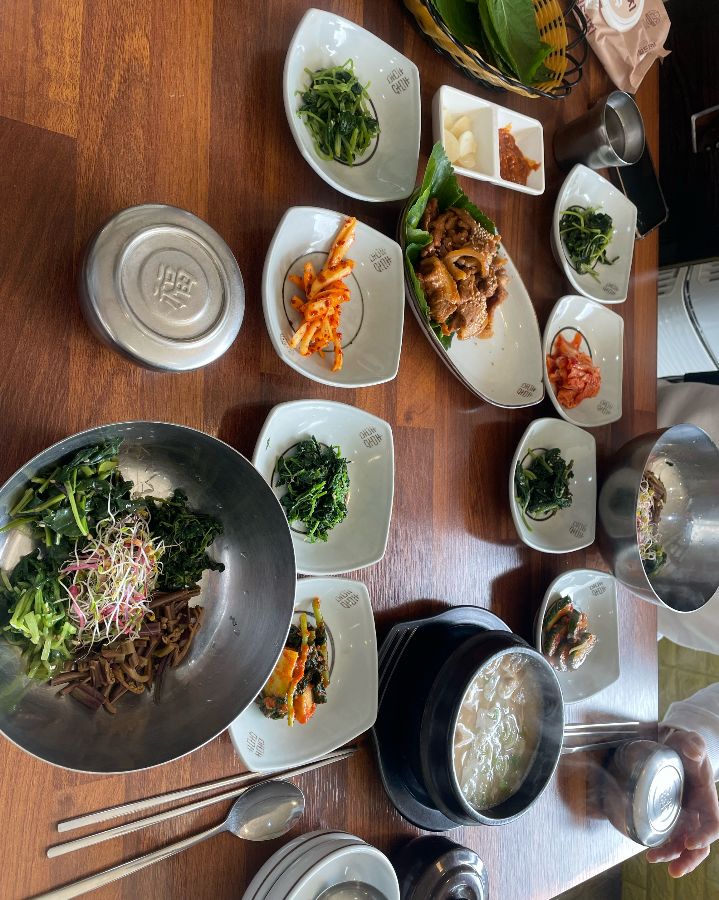 정갈하게 차려진 한 상 차림