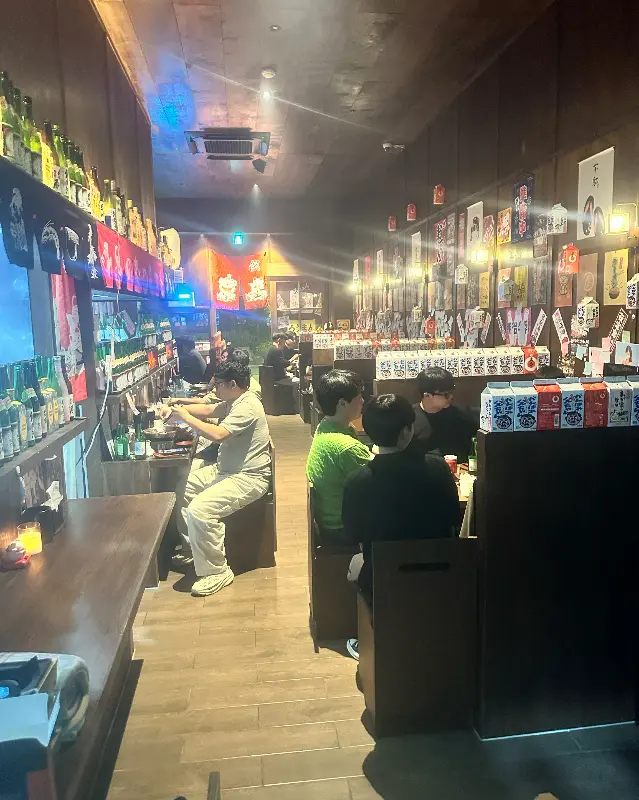 따뜻한 분위기의 내부 인테리어