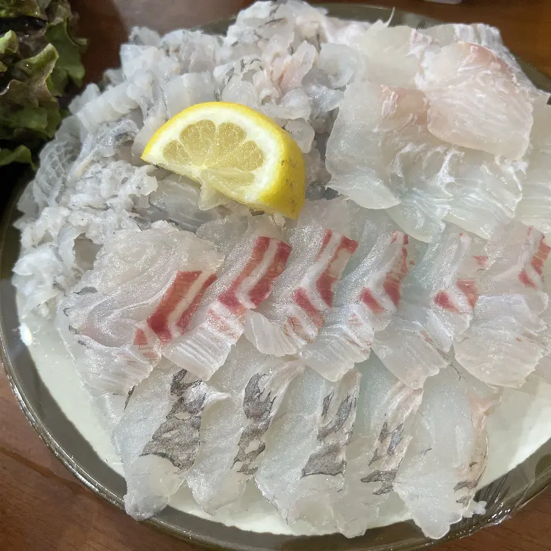 광어와 도미, 레몬의 조화