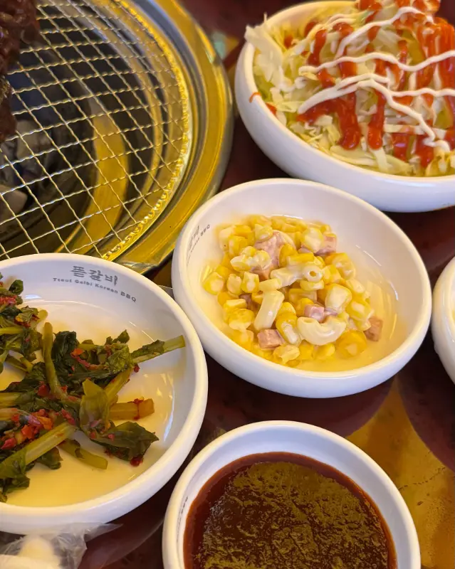 다양한 기본 반찬들