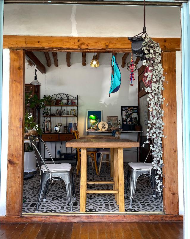 아늑한 분위기의 트래블373 내부