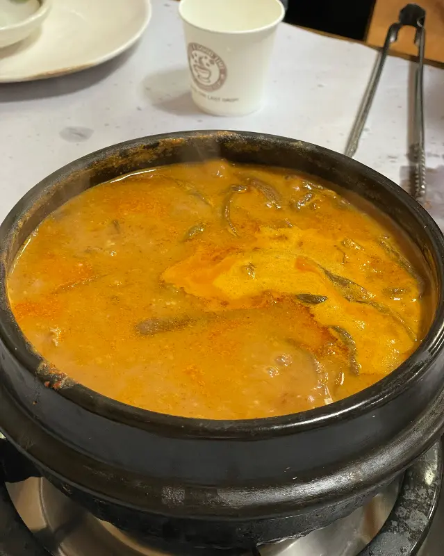 뚝배기에 담긴 오리탕