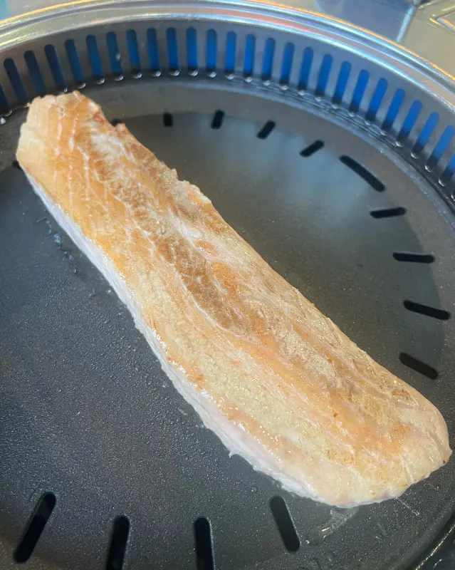 불판 위의 삼겹살