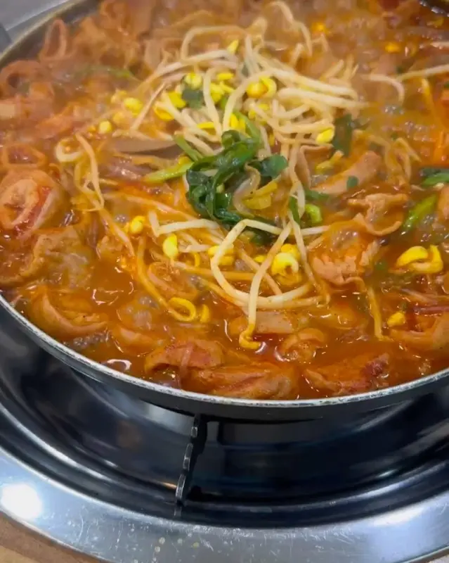 보글보글 끓는 막창전골