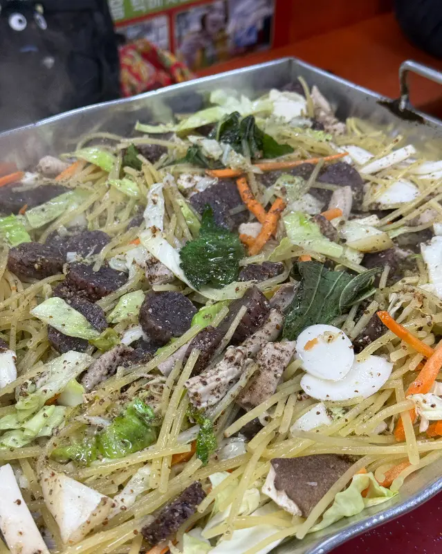 철판 가득 푸짐한 백순대