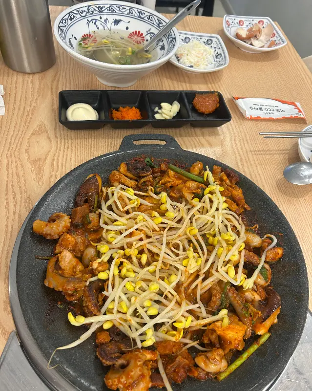 푸짐한 쭈꾸미 한 상