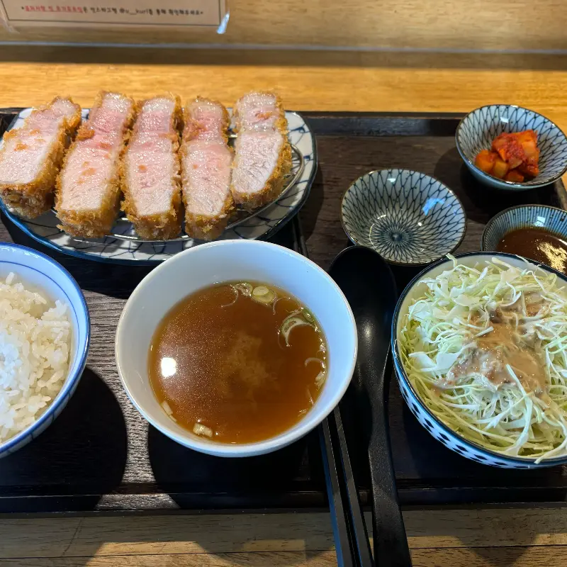 촉촉함이 살아있는 윳쿠리의 닭안심카츠