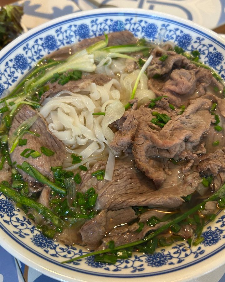 푸짐한 양의 쌀국수