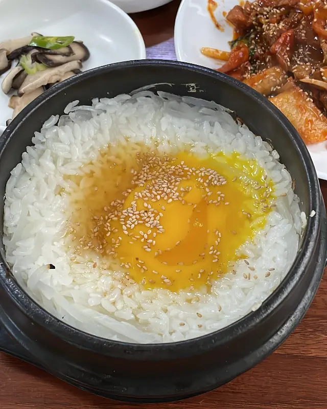 다시 봐도 먹음직스러운 무우밥