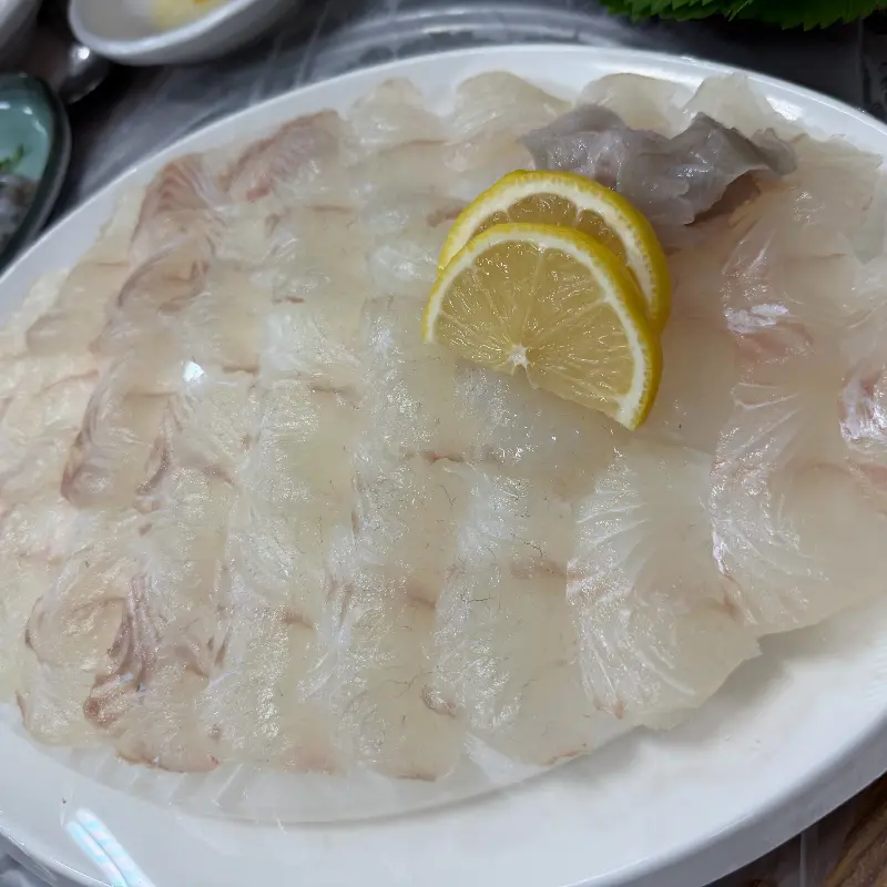 윤기가 흐르는 활어회