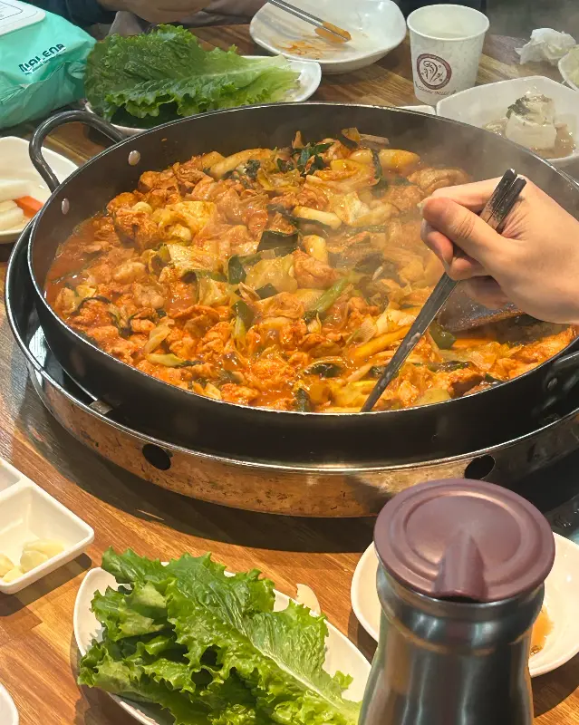 푸짐한 닭갈비 한 상