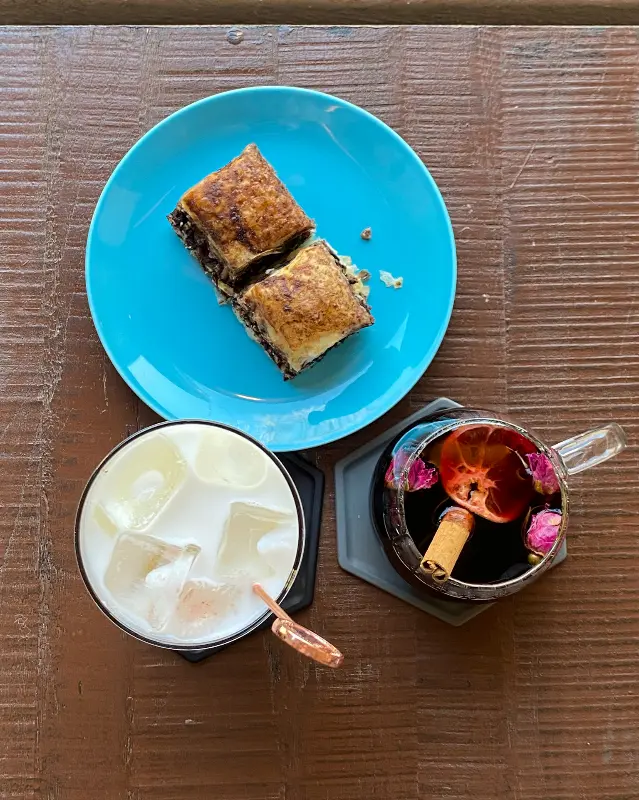 몽하스의 음료와 디저트