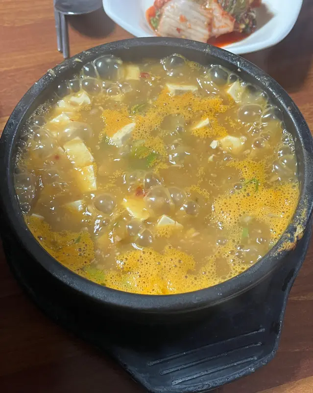 두부가 듬뿍 들어간 청국장