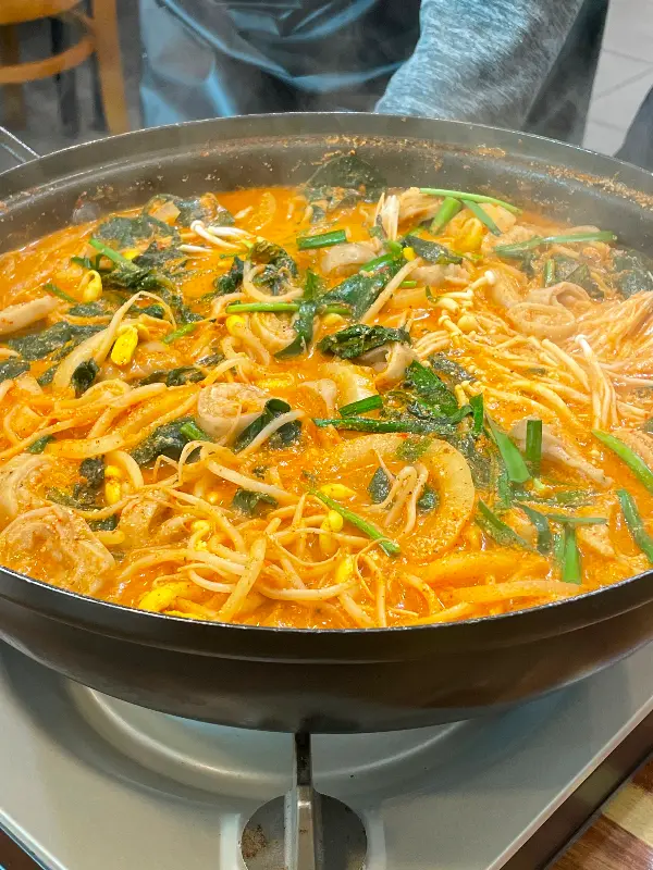 보글보글 끓는 막창전골