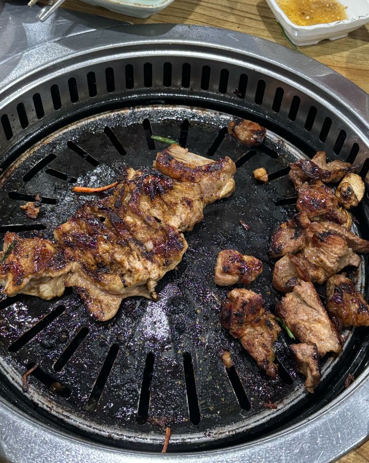 구워진 돼지갈비