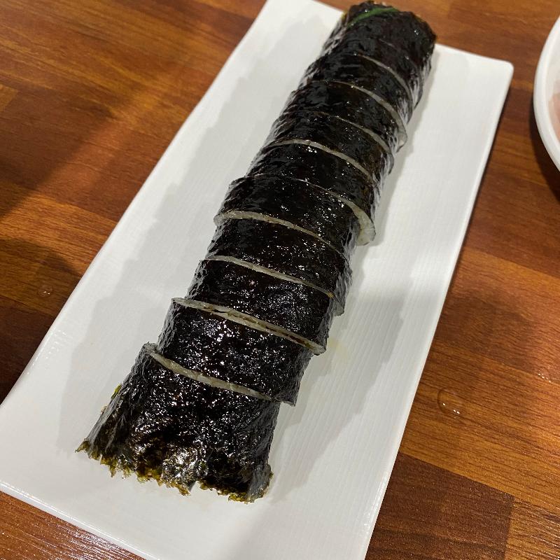 윤기가 흐르는 김밥