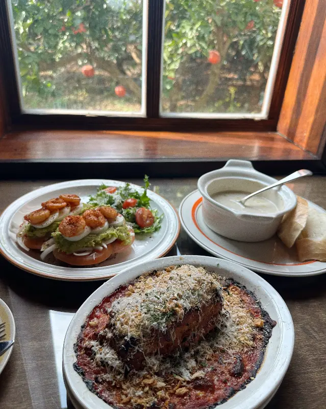 난산리다방의 흑돼지 라자냐, 새우 과카몰리 오픈 샌드위치, 버섯 크림 스프