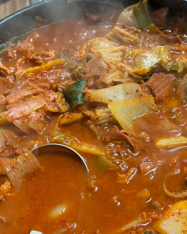 보글보글 끓는 곱창전골