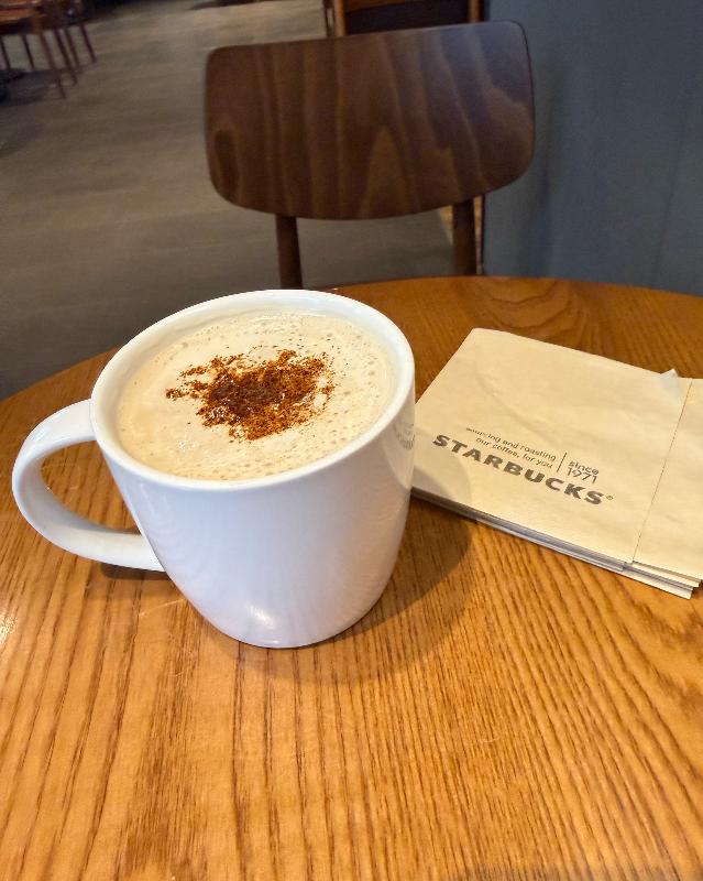 따뜻한 카페 라떼